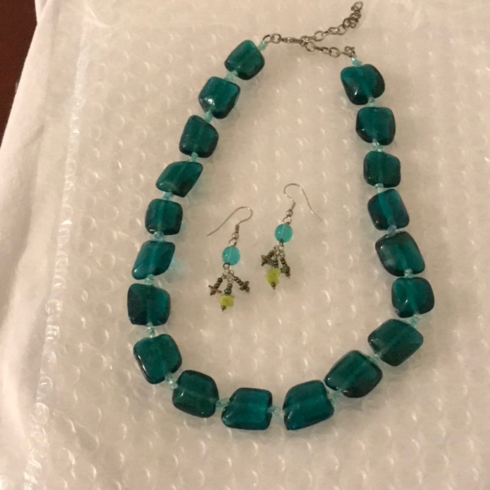 Chico's Chunky Teal Glass Beaded Necklace 17 inch with 3 in. extension earrings